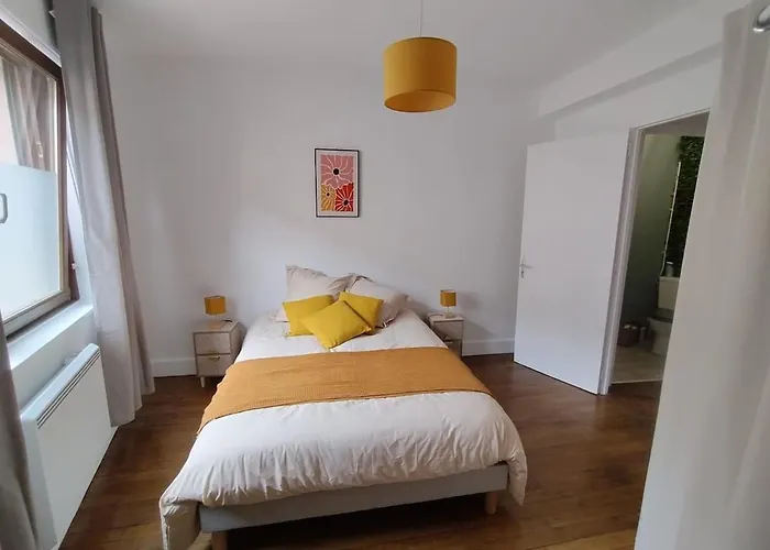 Centre Апартаменты Mirecourt